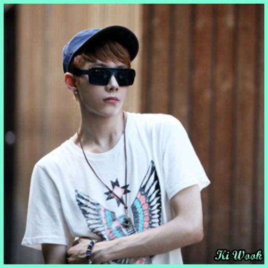 .(!). ..Nimic, nimic nu am cu ea.. Imi place Hwe.. :| ..amica.. o plac ..ca si amica.