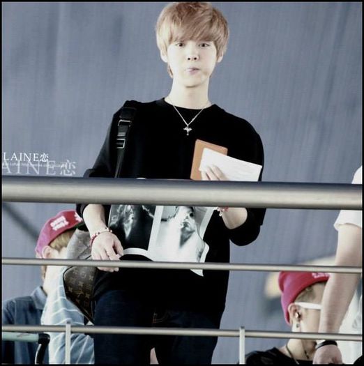 LH|. [se uita la Iu] :))=)).