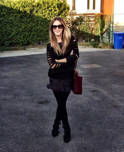 1380124_702808656415098_1648962786_n - adela popescu