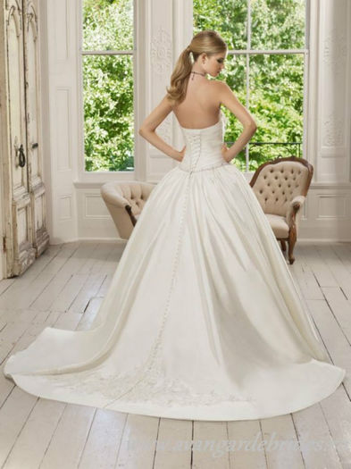 Rochii-de-mireasa-stil-printesa-de-la-Avangarde-Brides-14[1] - Rochii de mireasa princess IONIS