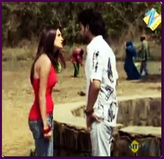 18 - ANEESHA KAPOOR 3