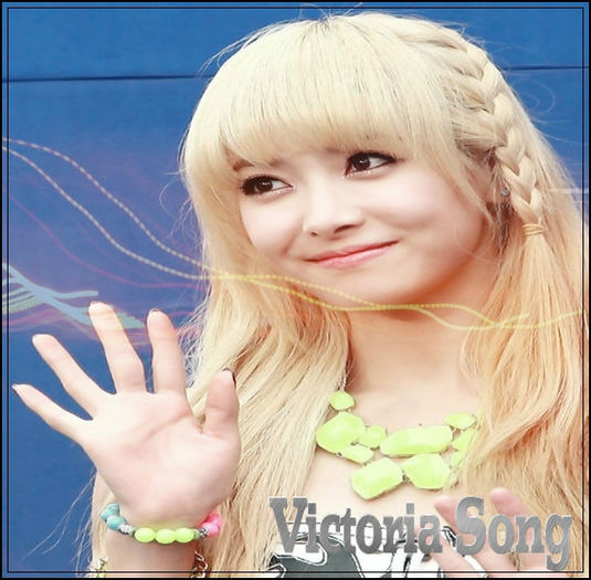 ◘ . Day 36 - 21.1O.2O13 - l - o - l 5o Days with Victoria Song