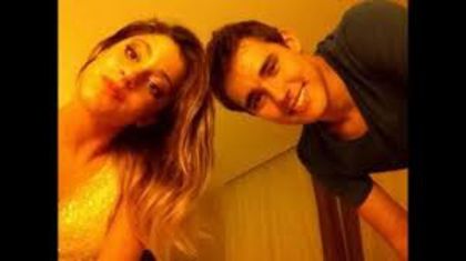 l - martina stoessel