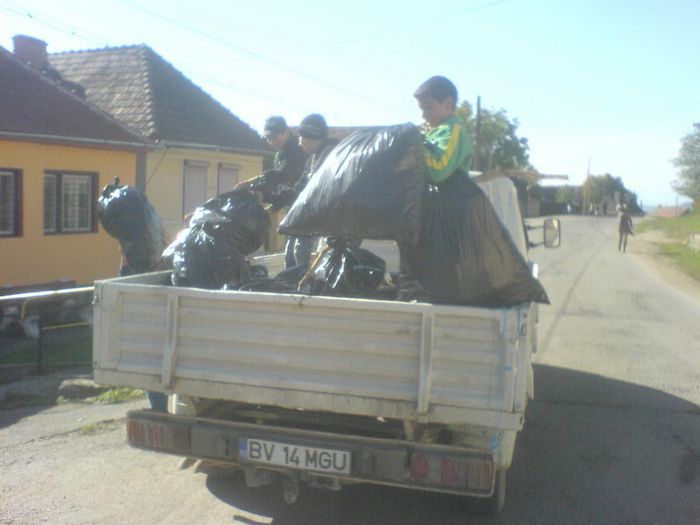 DSC02469 - 2013 prima zi de scoala si Ziua curățeniei