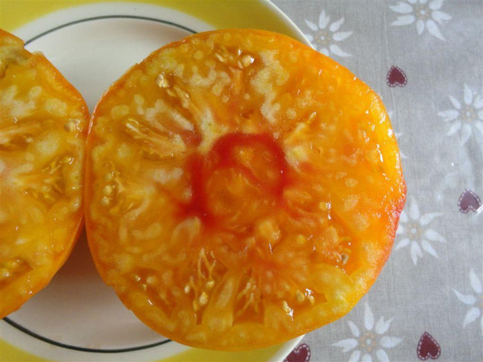 TOMATE pineapple