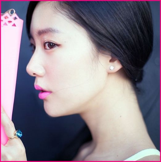 C} [indreapta tortul spre ea] Happy b-day swetty! :) - l _ Mouse Rabbit _ l