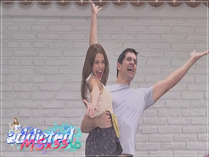 ĪƬ`S FƱИИY :) - violetta awesome and funny dance