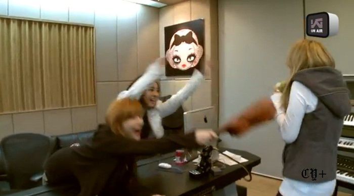 2ne1 unny8 - 2NE1 funny moments