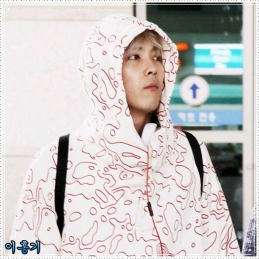 << ..[intra cu Seob si Hyu`] ..Aha, sigur. da. :)) ..Stai.. ce? :)) - ix __ Episodul 037 __ xi