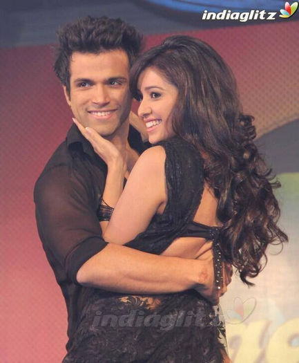 1379942_223254457798827_1735693836_n