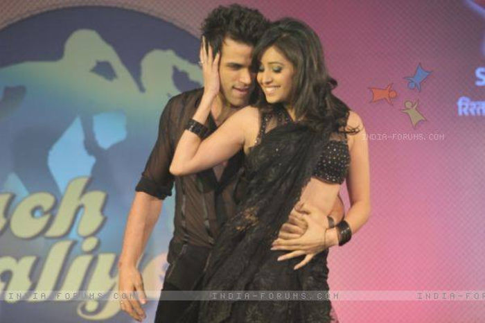 923040_223369271120679_1049911063_n