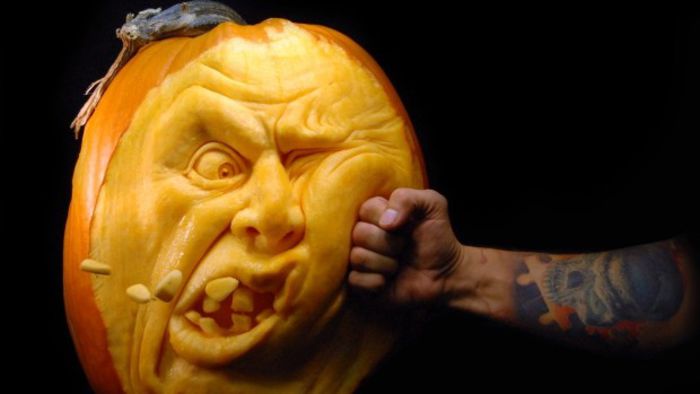 villafane_pumpkin_carving_knockout_79391000 - OMG-CE REALE SUNT POZELE SCULPTATE DIN DOVLECI