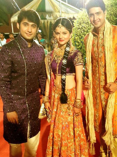 389268_552002244841942_1713034723_n