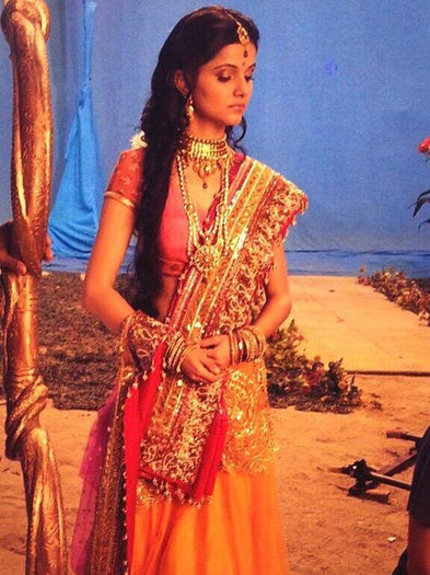 934656_577832475592252_2068061951_n - Rubina Dilaik poze noi