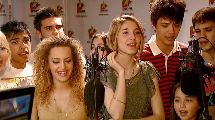 259943_10150232599717350_4029031_n - LaLa Band
