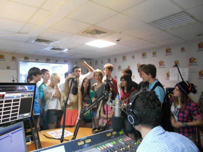 267314_10150231480262350_4625576_n - LaLa Band