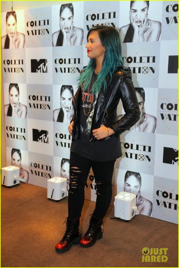 demi-lovato-promotes-new-album-demi-in-brazil-04