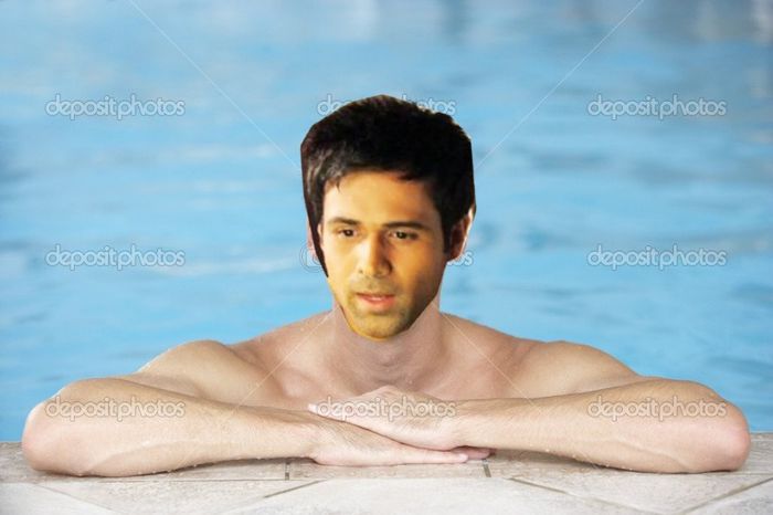 *se baga pe sub apa si il trage pe Saif de picior* :))