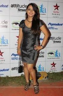 images (20) - nidhi uttam