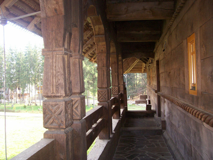 Manastirea Peri din Barsana. - Obiective turistice