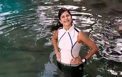 Aham, oricum orice ai imbraca vei arata foarte bine.