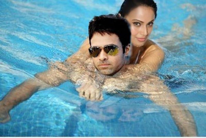 A : Unde sa te duc ? ; M : Hai la Alexa si Saif . :))