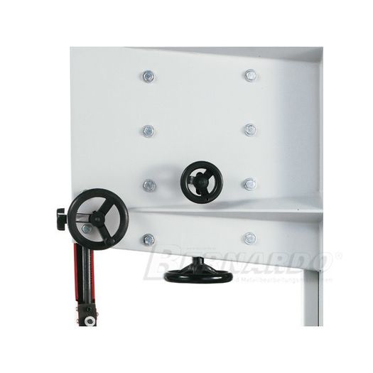 HBS 400; Ferastraul cu banda HSS 400 convinge prin caracteristicile mesei de taiere, ofera calitate si precizie la un pret optim.
