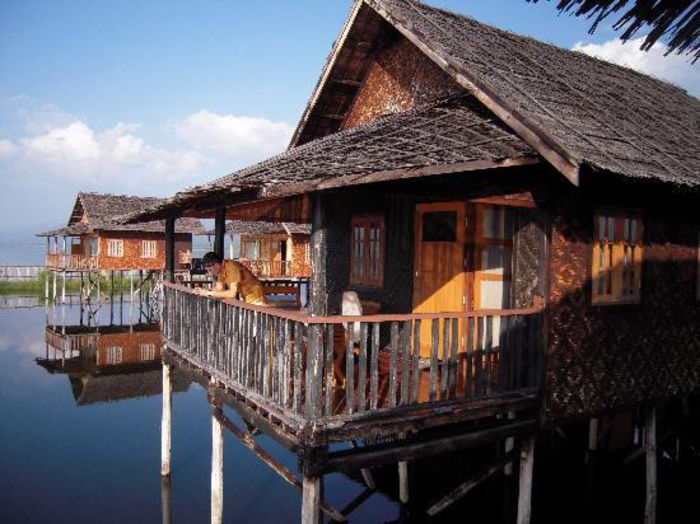 golden-isle-cottage-lac - Idei Interesante