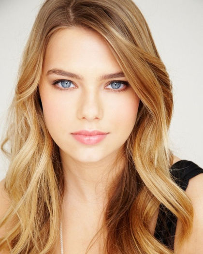 indiana_evans_pictures_photos_of_indiana_evans_imdb_GgLYPEoh.sized - Indiana Evans