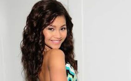 descărcare (32) - zendaya