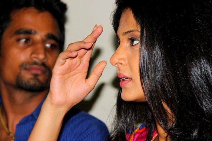 1396031_518749324884396_1816044190_n - Jennifer Singh Grover