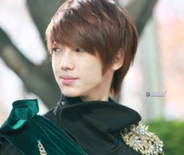 kang in te cheama Han Jin