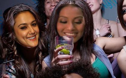 M : Eu am baut doar jumatate de pahar ; A : Eu deja un pahar intreg! =))