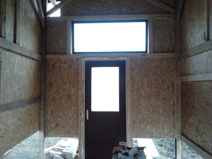 usa intrare cu geam aerisire