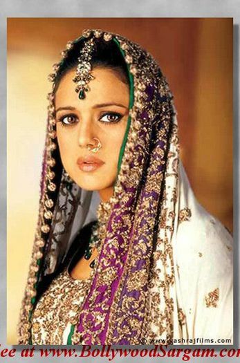 Veer_Zaara_Movie_Stills_5212_57_39