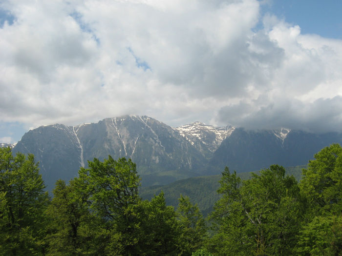 Bucegii inca au zapada