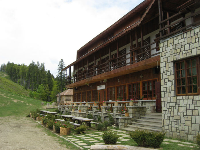 cabana Garbova nu sunt turisti - Excursii aprilie -mai 2013