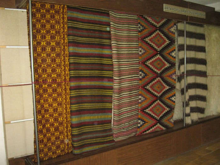 muzeul etnografic  tot in acest parc