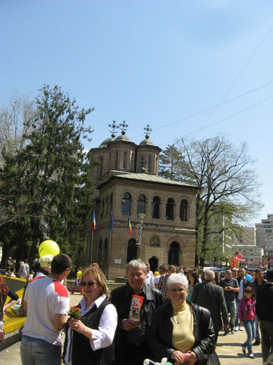 biserica Sf Gheorghe din centru Pitestiului strada pietonala - Excursii aprilie -mai 2013