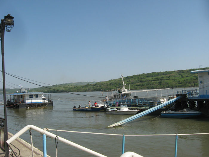 Oltenita  si Dunarea din pacate faleza nu e amenajata ptr turism