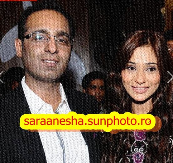  - sara khan25