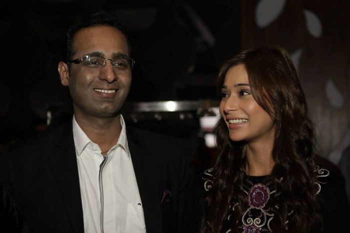  - sara khan25