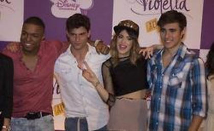 tumblr_mvazj8CaBA1s7p67mo3_250