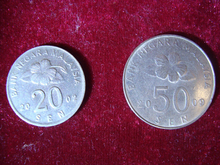 Set monede Malaezia - 9,50 lei; 20 sen 2002 VF KM#52 si 50 sen 2009 VF KM#53

