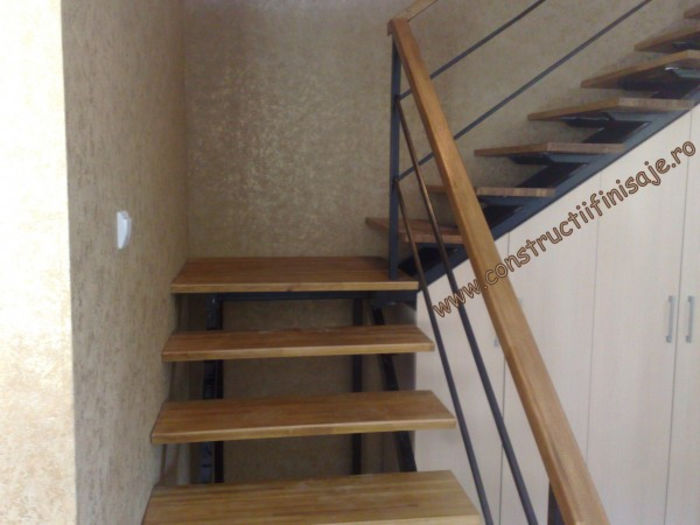 Tapet si gresie maro 2