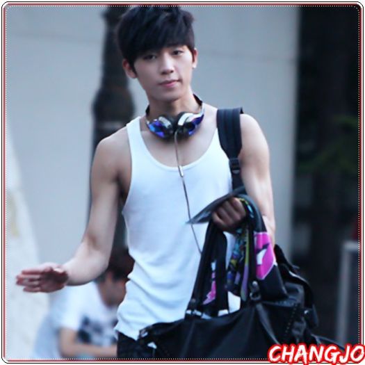 *- [intra;ii tine usa deschisa Serei] Ladies last. :D :-".