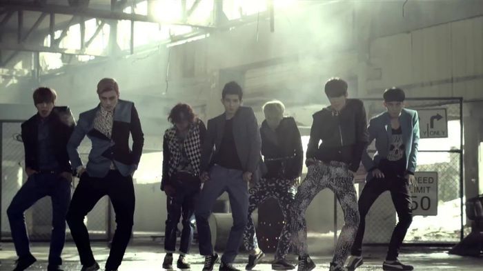 u kiss Standing Still - melodile pe care le ador de la u kiss