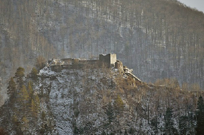 cetatea-poenari-de-la-resedinta-pentru-tepes-la-inspiratie-pentru-jules-verne - 94 Cetatea Poienari Cetatea lui Dracula