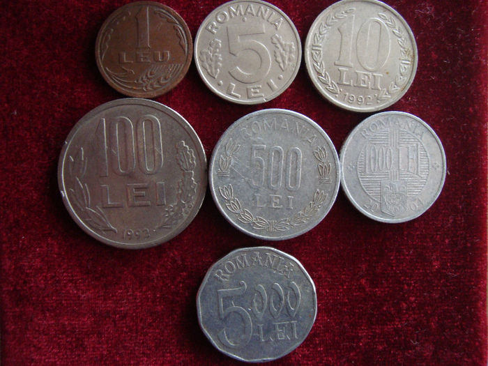 Set monede Romania - 13,40 lei; 1 leu 1992 KM#113, 5 lei 1993 KM#114, 10 lei 1992 KM#108, 100 lei 1992 KM#1992, 500 lei 2000 KM#145, 1000 lei 2004 KM# 153, 5000 lei 2002, KM#158....F/VF/XF
