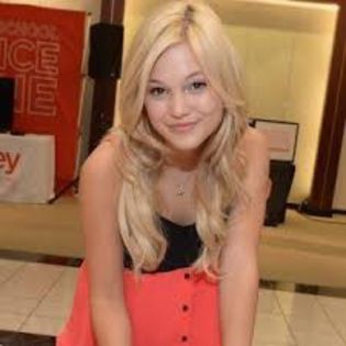 desc%u0103rcare (17) - olivia hasting holt